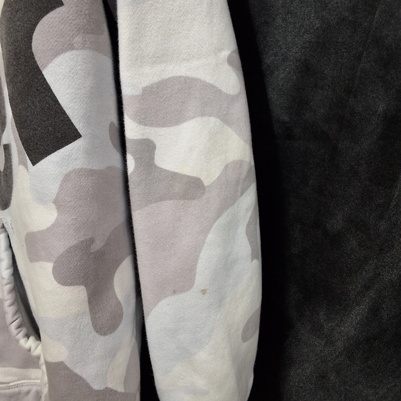 Hollister Beige Hoodie*has flaws* (see pics) price reduced for flaws - Picture 5 of 11